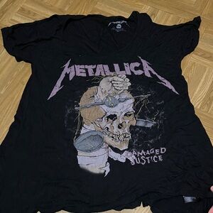 Metallica Black Graphic Tee - Short Sleeve